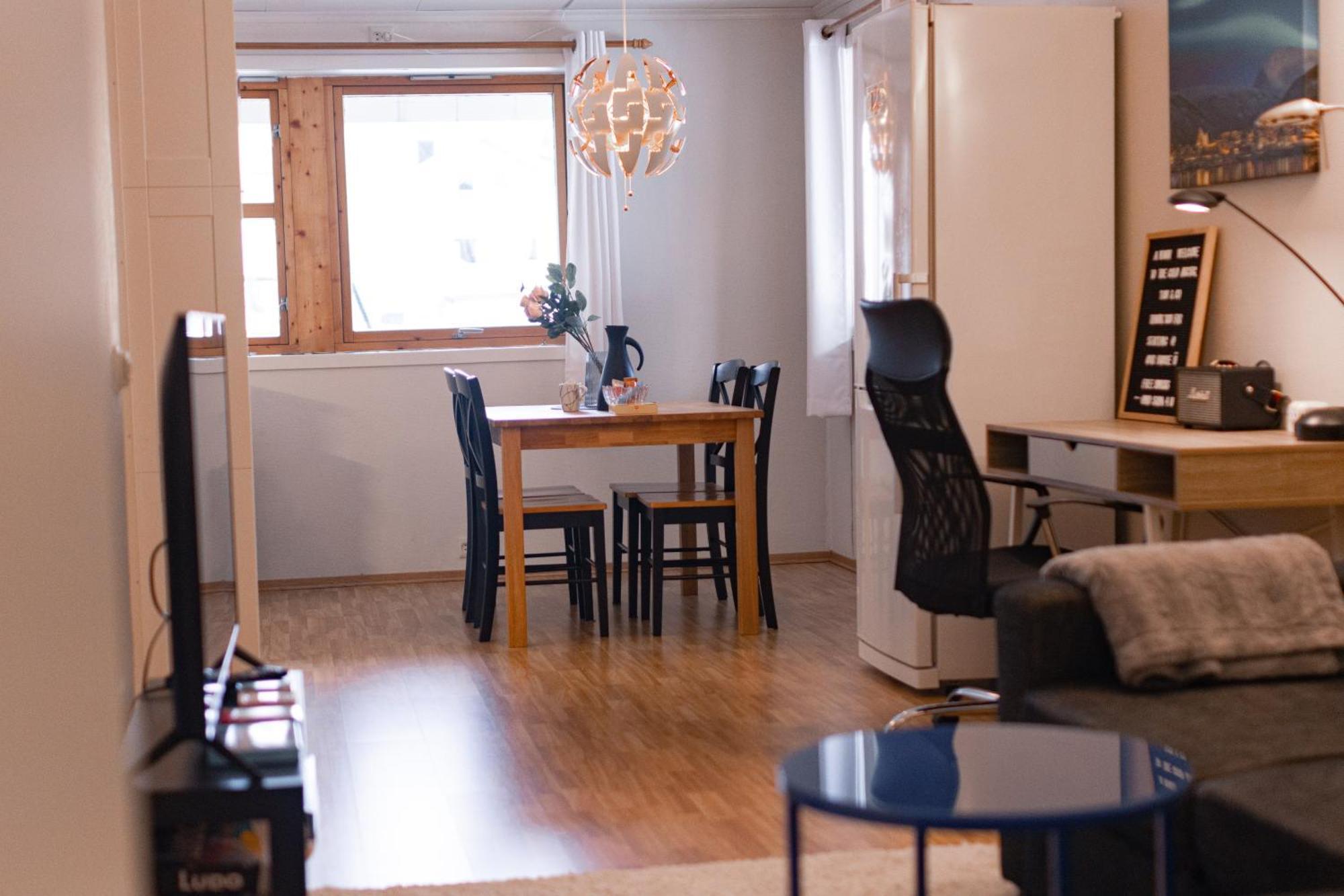 Cozy And Central Among Locals Тромсё Экстерьер фото